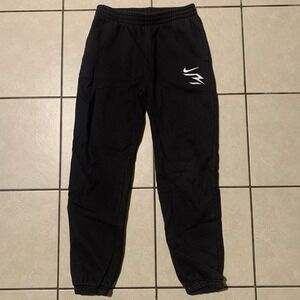 Nike Youth XL Black Sweatpants Joggers Athletic Sports Logo Pants